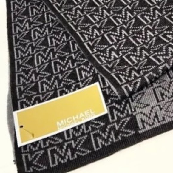 MICHAEL KORS Women's 2 Tone Gray Scarf NWT - Picture 4 of 6